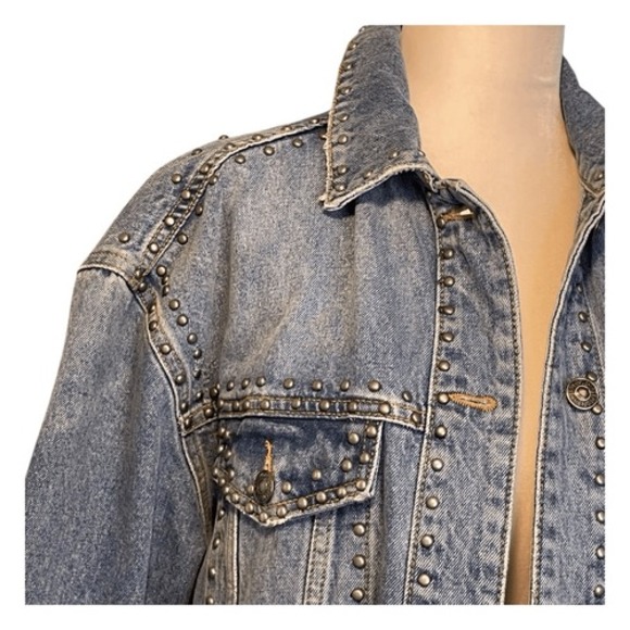 Free People Studded‎ Denim Trucker Jacket Blue Medium Wash Distressed Denim XS - Picture 5 of 13
